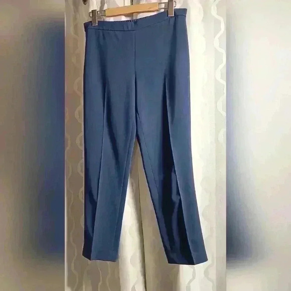 Theory Basic pull on pants. Ladies size 6 - Picture 5 of 8